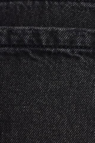 Low Rise Cuffed Denim Shorts - Image 4