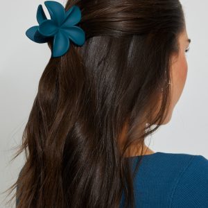 Matte Flower Hair Claw